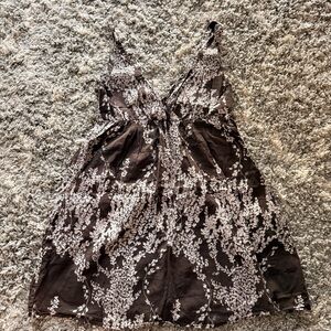 OLD NAVY Brown and White Patterned Plunge Neckline Babydoll Dress with pockets